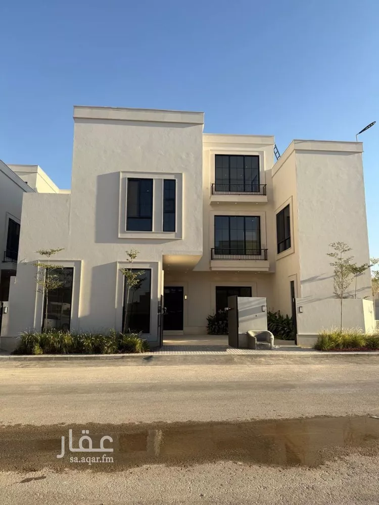 فيلا للبيع في شارع السيل الكبير, حي المهدية, مدينة الرياض, منطقة الرياض