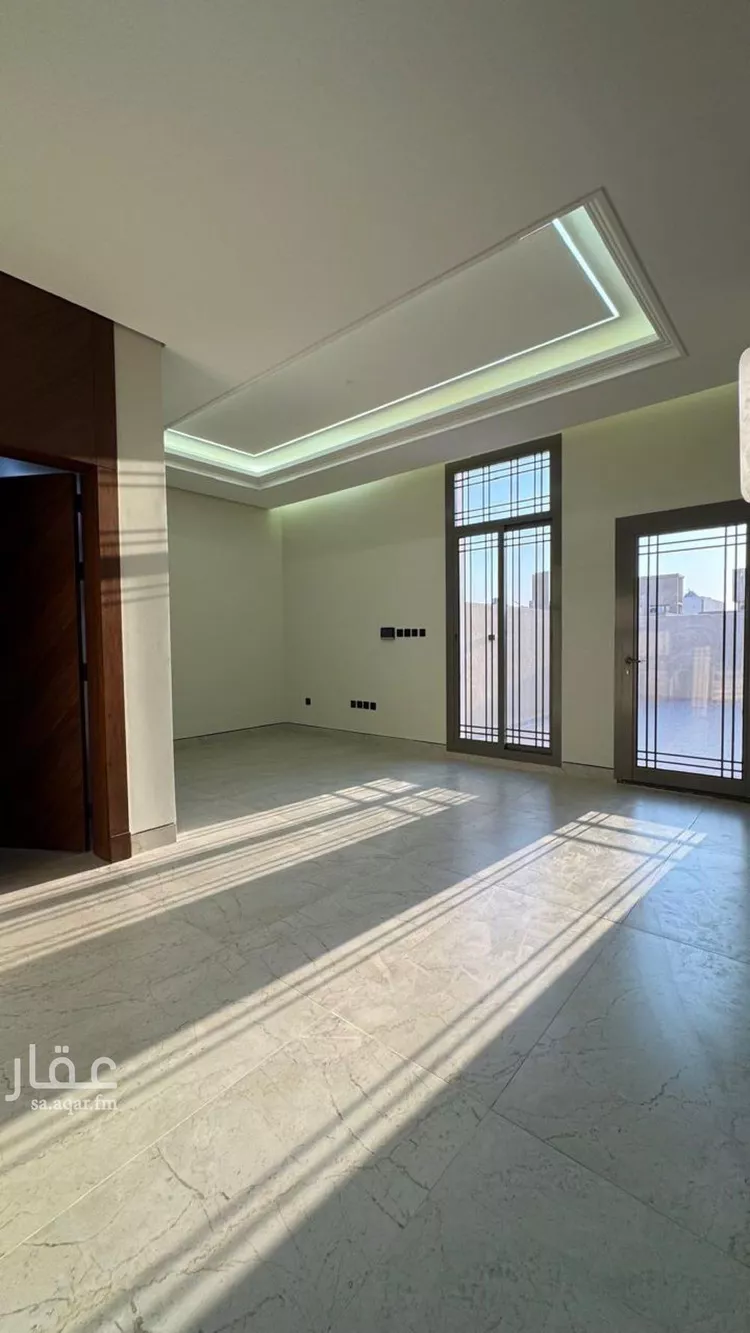 فيلا للبيع في شارع ضوء الصباح, حي المهدية, مدينة الرياض, منطقة الرياض صورة 4