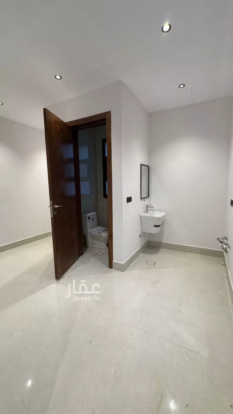 فيلا للبيع في شارع عفيف الدين الثقفي, حي المهدية, مدينة الرياض, منطقة الرياض 18