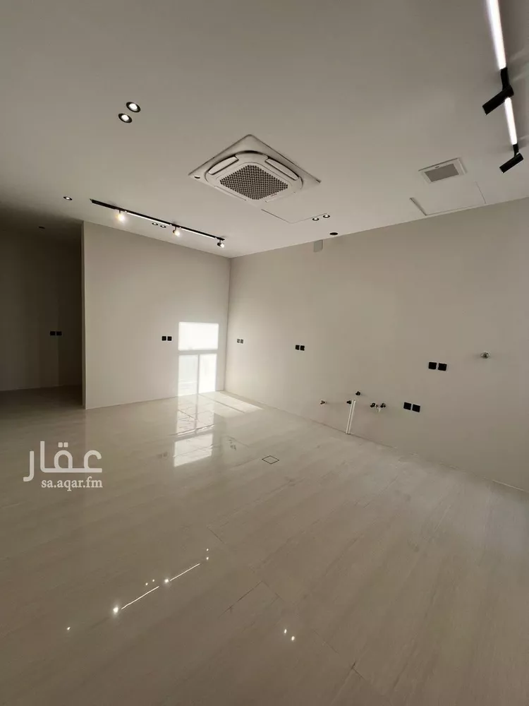 فيلا للبيع في شارع السيل الكبير, حي المهدية, مدينة الرياض, منطقة الرياض 17