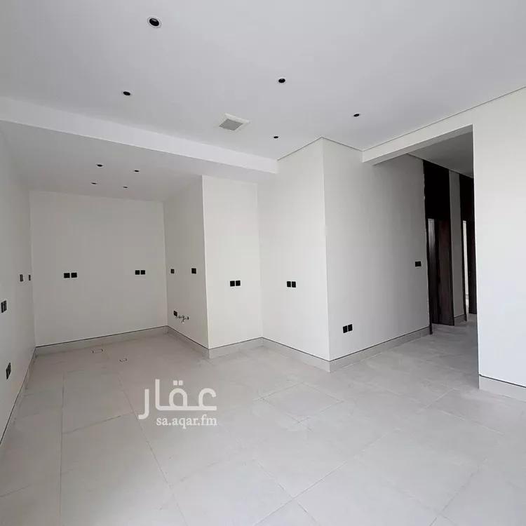 دور للبيع في شارع عائشة بنت ابي بكر, حي شبرا, مدينة الرياض, منطقة الرياض صورة 3