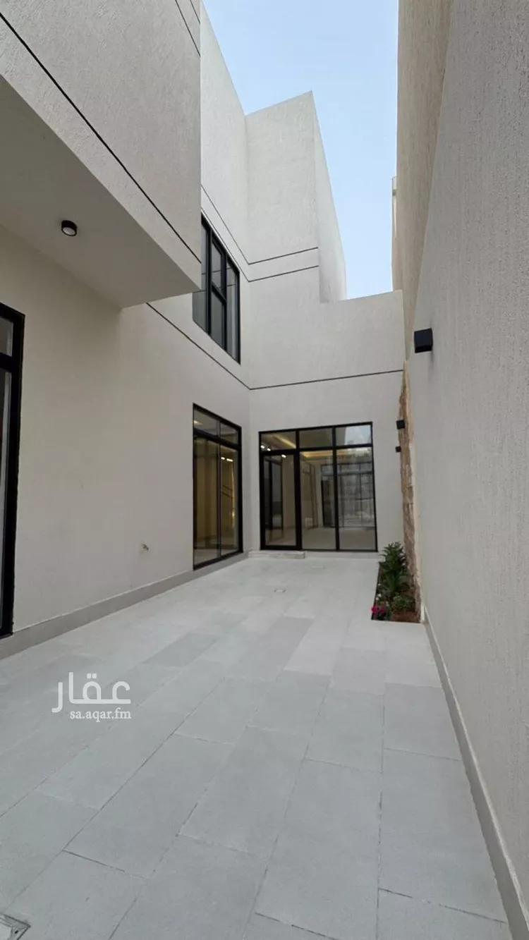 فيلا للبيع في شارع علي الجمال, حي المهدية, مدينة الرياض, منطقة الرياض صورة 2