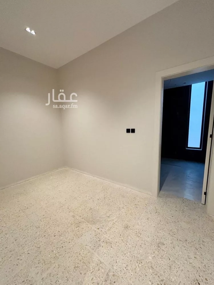 فيلا للبيع في شارع محمد بن عيسى العدني, حي المهدية, مدينة الرياض, منطقة الرياض 22