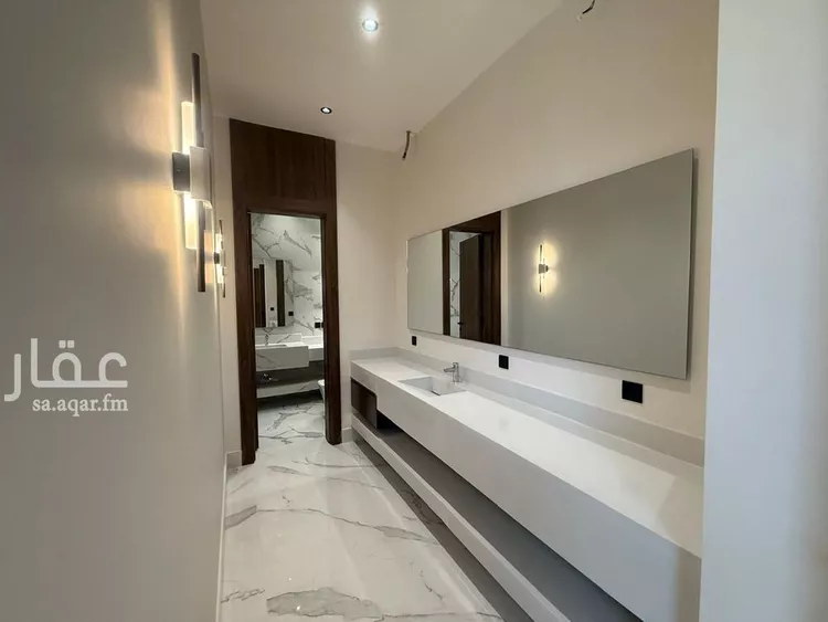 فيلا للبيع في شارع عبدالعزيز بن أبي محذورة, حي المهدية, مدينة الرياض, منطقة الرياض صورة 2