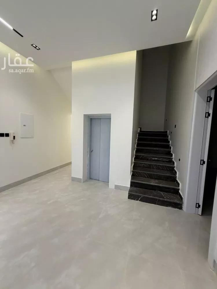 فيلا للبيع في شارع أبي عبدالله محمد بن أيوب, حي المهدية, مدينة الرياض, منطقة الرياض صورة 3
