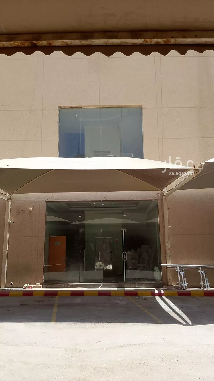 مكتب تجاري للإيجار في شارع أسعد بن زرارة, حي الروضة, مدينة الرياض, منطقة الرياض صورة 3
