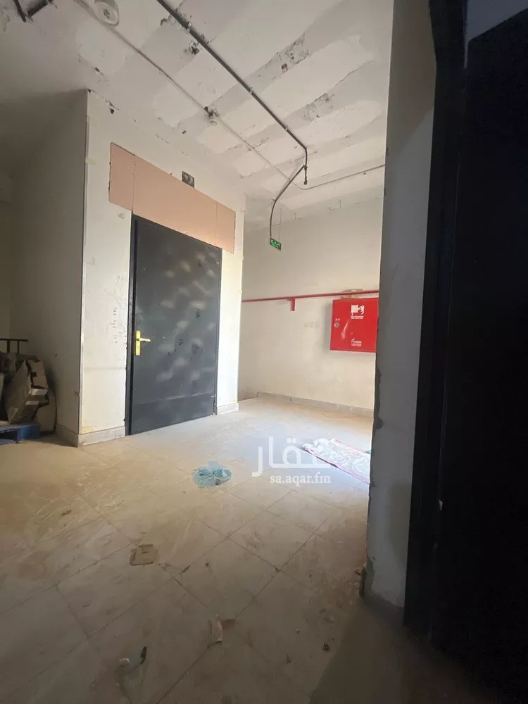 Commercial Office for Rent in Riyadh Al Qirawan صورة 3