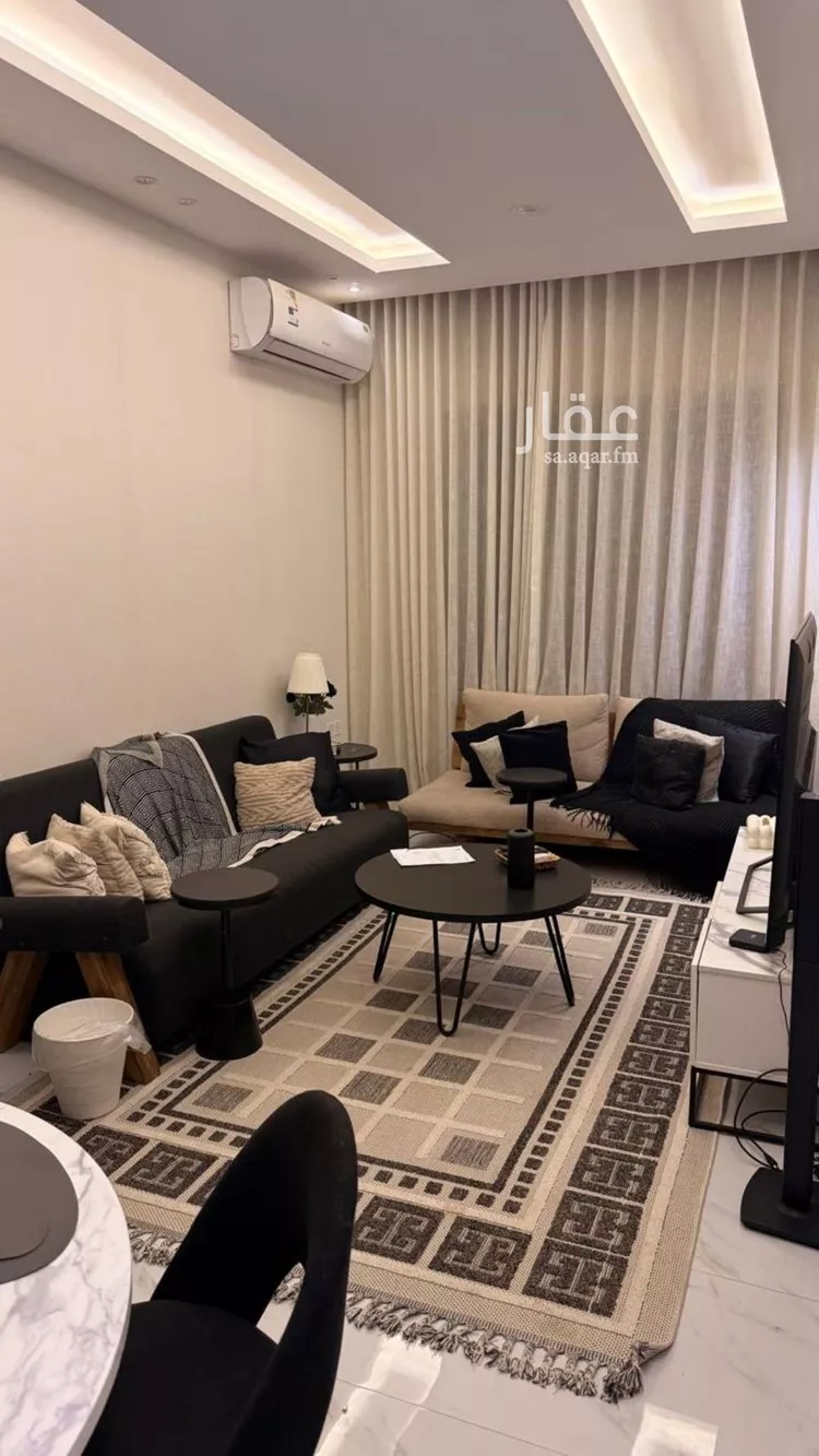 فيلا للإيجار في شارع عبدالملك بن أبي عامر, حي العارض, مدينة الرياض, منطقة الرياض صورة 2