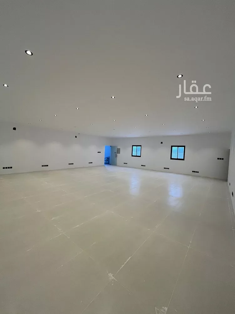 مكتب تجاري للإيجار في شارع أسعد بن زرارة, حي الروضة, مدينة الرياض, منطقة الرياض صورة 2