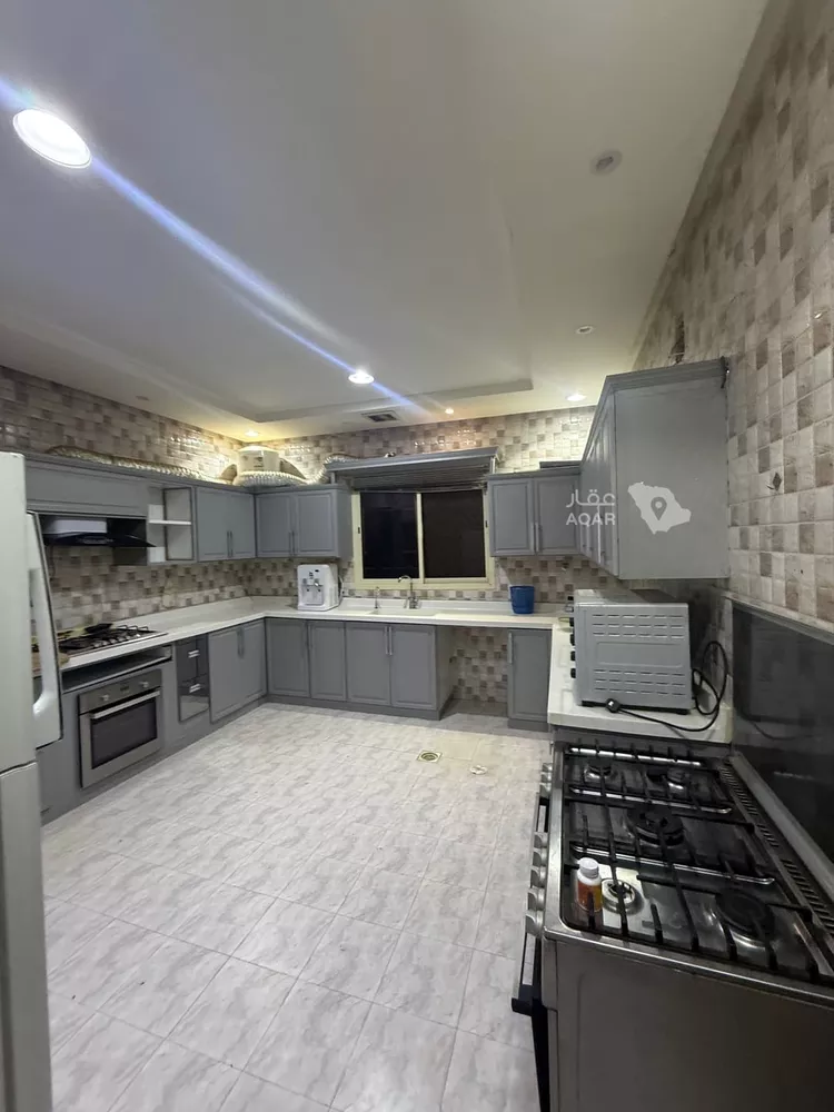 Floor for Rent in Riyadh Tuwaiq 7