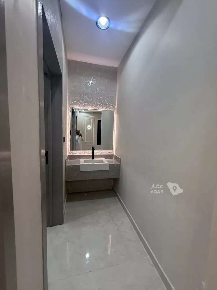 Floor for Rent in Riyadh Tuwaiq 4