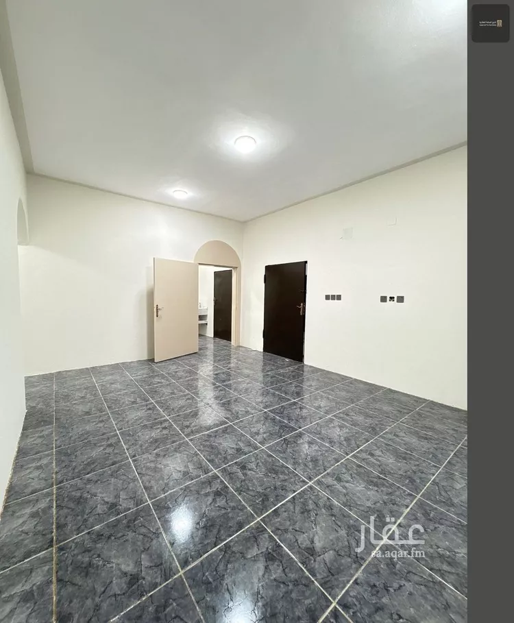 شقة للإيجار في شارع مكة المكرمة, حي العزيزية, مدينة حائل, منطقة حائل صورة 3