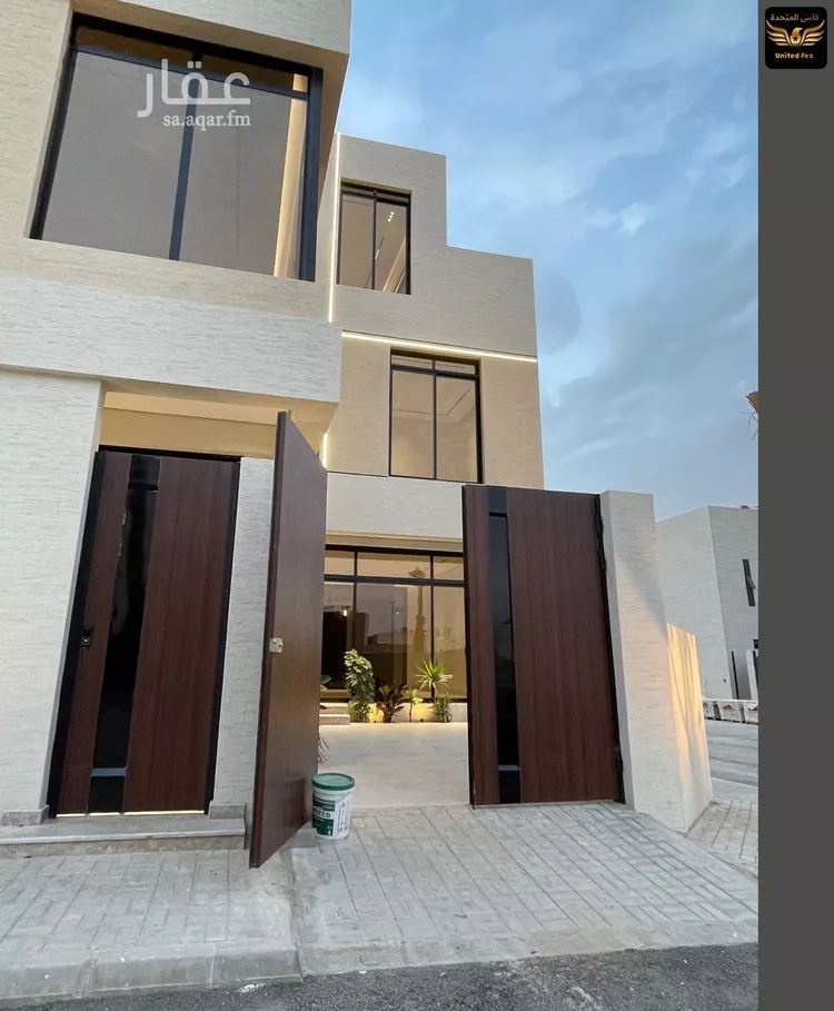 فيلا للبيع في شارع أحمد بن الحسن الأنصاري, حي المهدية, مدينة الرياض, منطقة الرياض 1 صورة