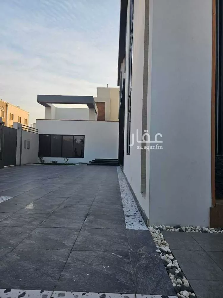 فيلا للبيع في شارع احمد البرقي, حي النهضة, مدينة الدمام, المنطقة الشرقية 7