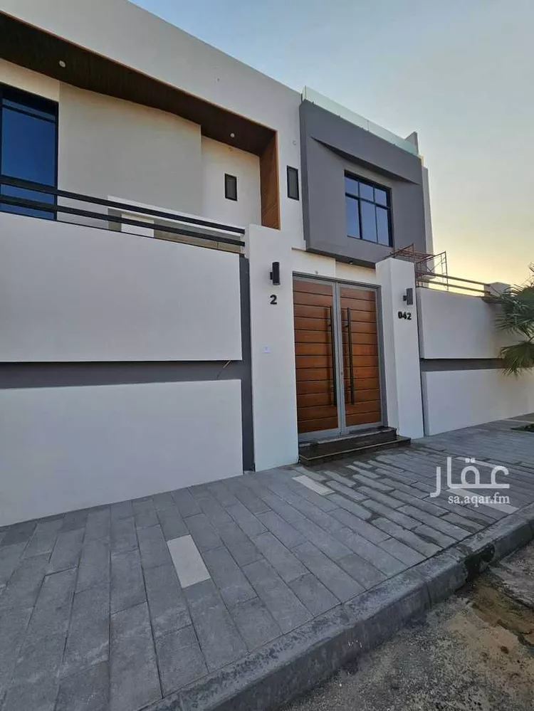 فيلا للبيع في شارع احمد البرقي, حي النهضة, مدينة الدمام, المنطقة الشرقية صورة 2
