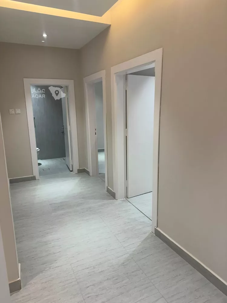 Floor for Rent in Riyadh Al Malqa 12