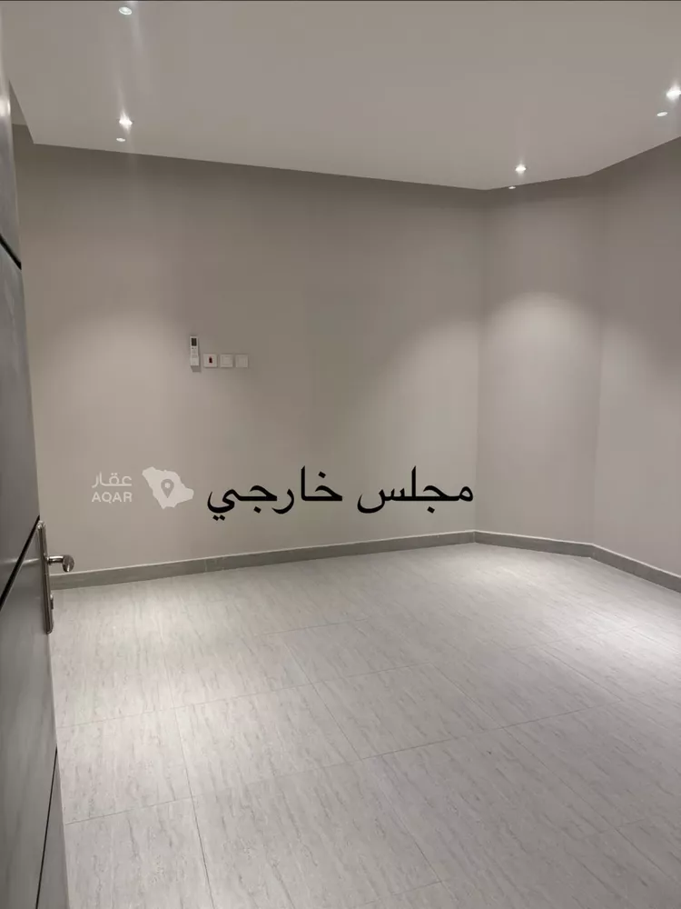 Floor for Rent in Riyadh Al Malqa 5