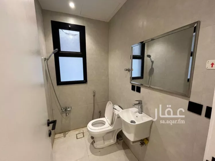 شقة للإيجار في شارع الامام عبدالله بن ثنيان ال سعود, حي الضباط, مدينة الرياض, منطقة الرياض 18