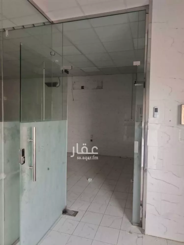 محل للإيجار في شارع عبدالله الخزرجي, حي العارض, مدينة الرياض, منطقة الرياض صورة 5