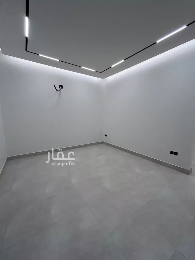 دور للبيع في شارع المساور, حي الوادي, مدينة الرياض, منطقة الرياض صورة 4