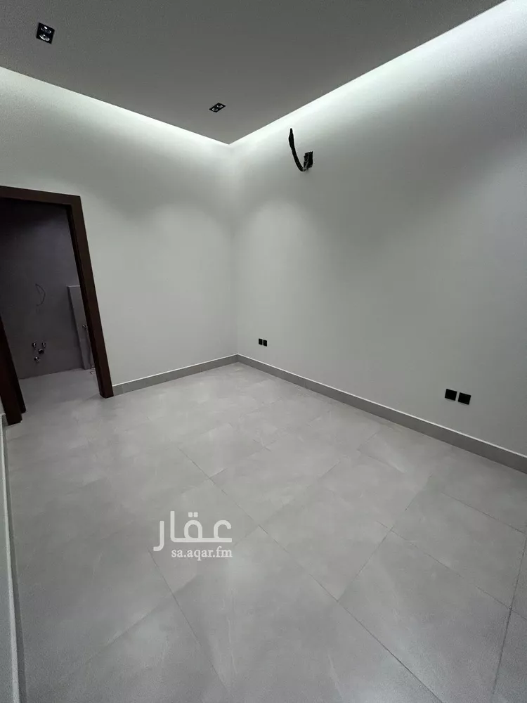 دور للبيع في شارع المساور, حي الوادي, مدينة الرياض, منطقة الرياض صورة 4