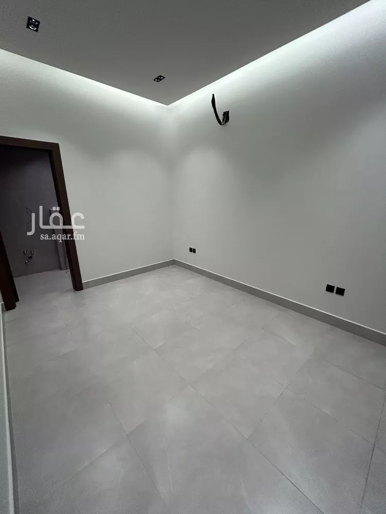 دور للبيع في شارع المساور, حي الوادي, مدينة الرياض, منطقة الرياض صورة 3