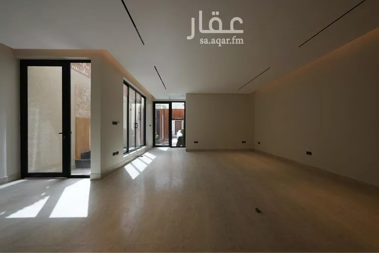 دور للبيع في شارع الحجور, حي النفل, مدينة الرياض, منطقة الرياض صورة 3
