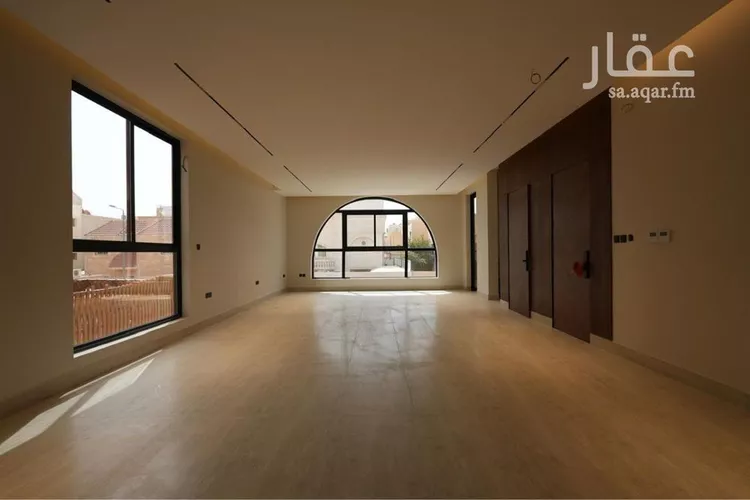 دور للبيع في شارع الحجور, حي النفل, مدينة الرياض, منطقة الرياض صورة 3