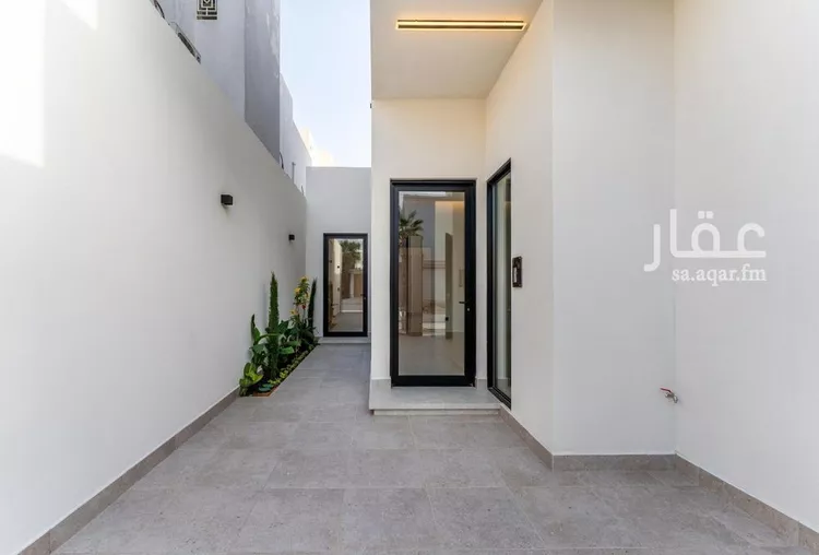 Floor for Sale in Riyadh Al Aqiq 9