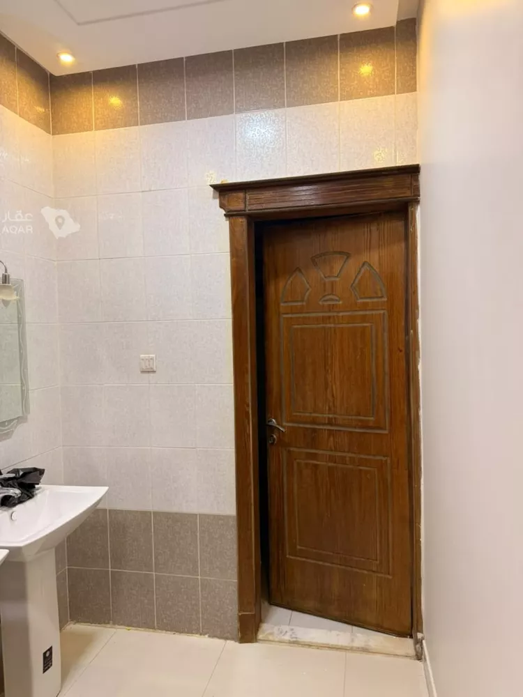 شقة للإيجار في شارع الجميل ابن حاتم, حي ظهرة لبن, مدينة الرياض, منطقة الرياض
