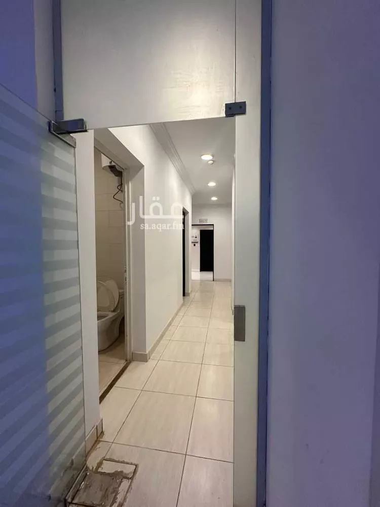 مكتب تجاري للإيجار في شارع المصانع, حي الحمراء, مدينة الرياض, منطقة الرياض صورة 2