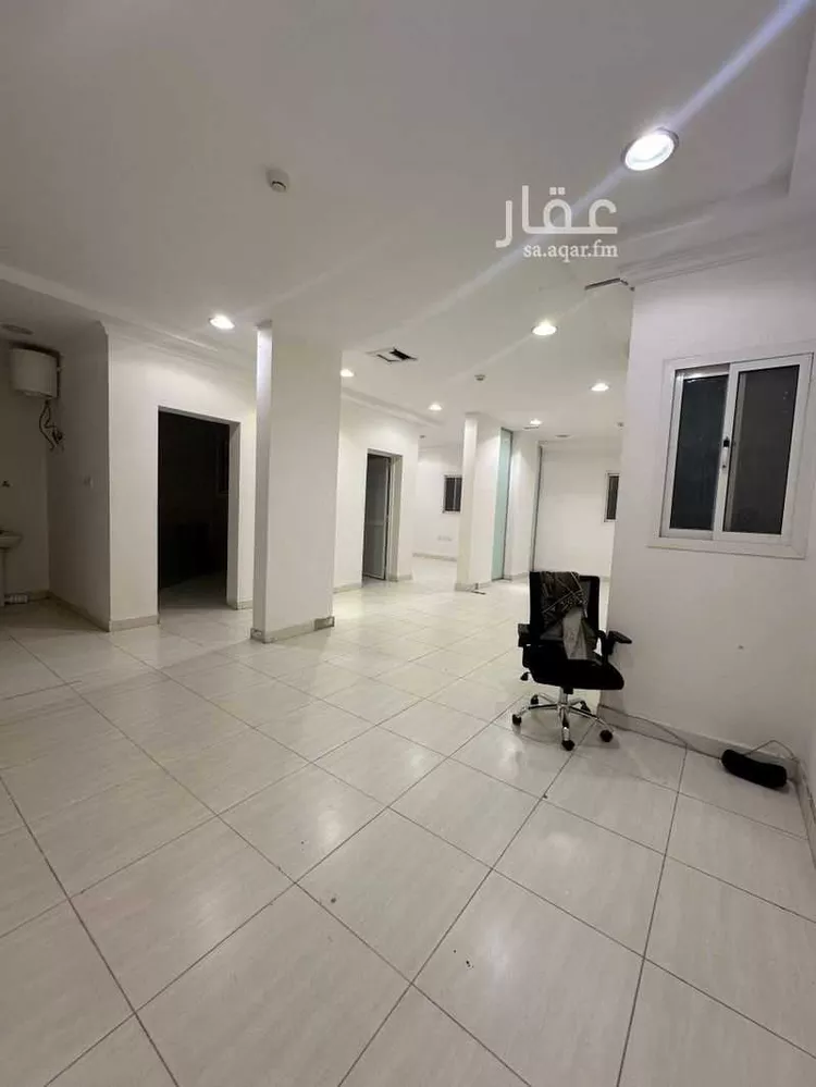 مكتب تجاري للإيجار في شارع المصانع, حي الحمراء, مدينة الرياض, منطقة الرياض صورة 5