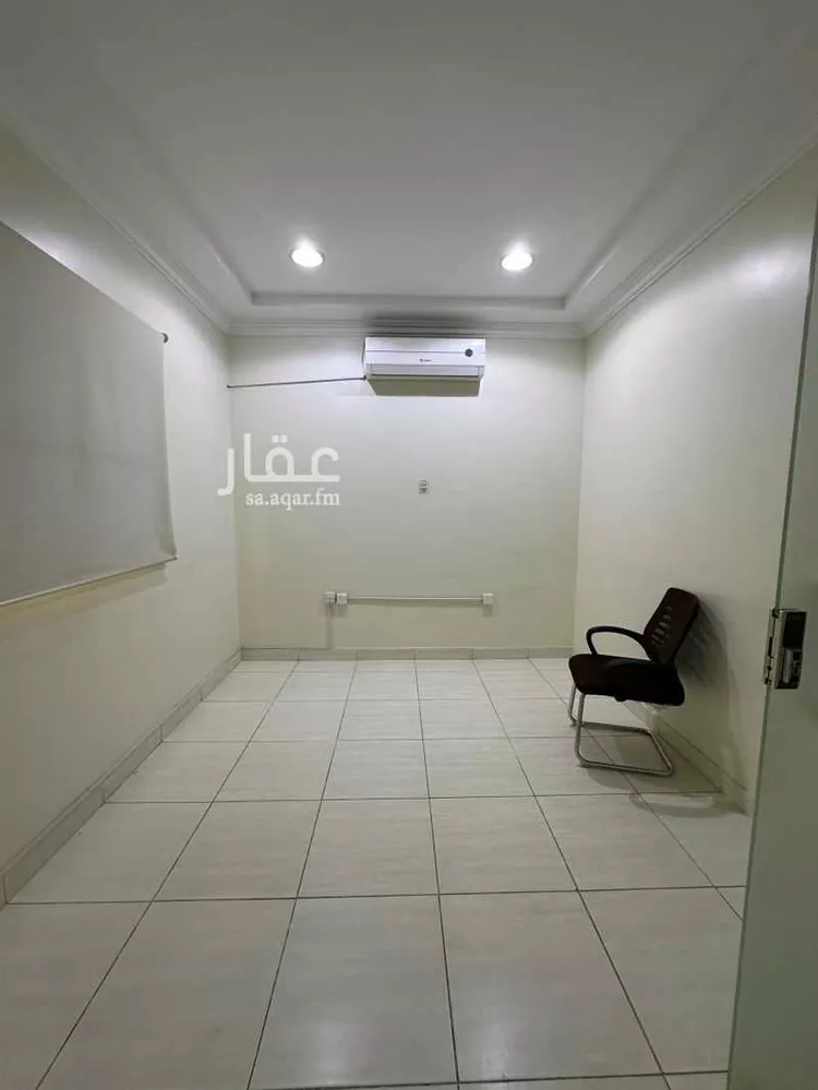 مكتب تجاري للإيجار في شارع المصانع, حي الحمراء, مدينة الرياض, منطقة الرياض صورة 4