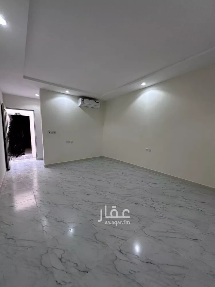 غرفة للإيجار في شارع عبدالملك بن عمر بن عبدالعزيز, حي الرمال, مدينة الرياض, منطقة الرياض