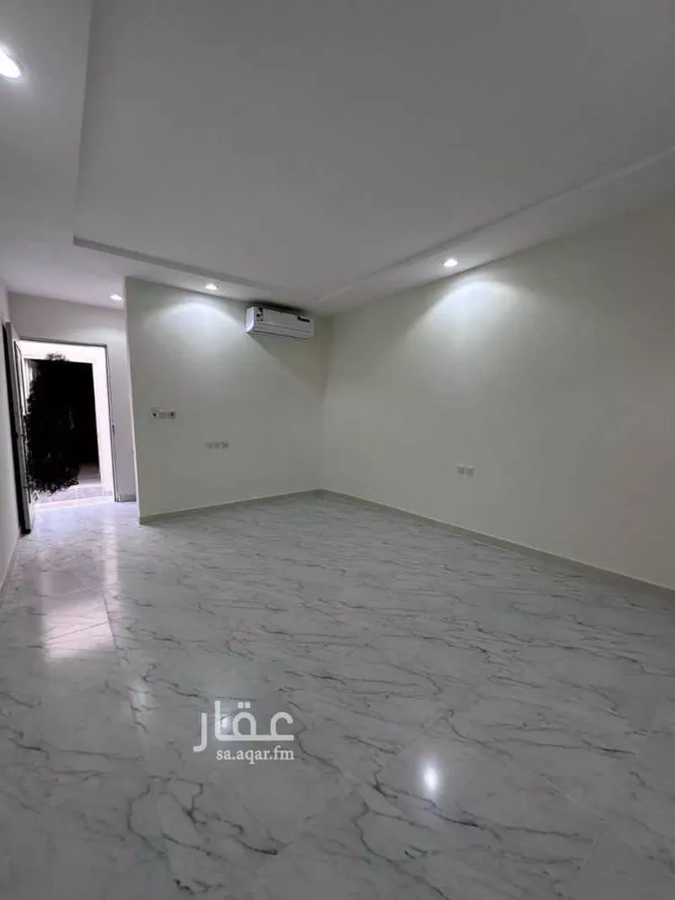 غرفة للإيجار في شارع عبدالملك بن عمر بن عبدالعزيز, حي الرمال, مدينة الرياض, منطقة الرياض