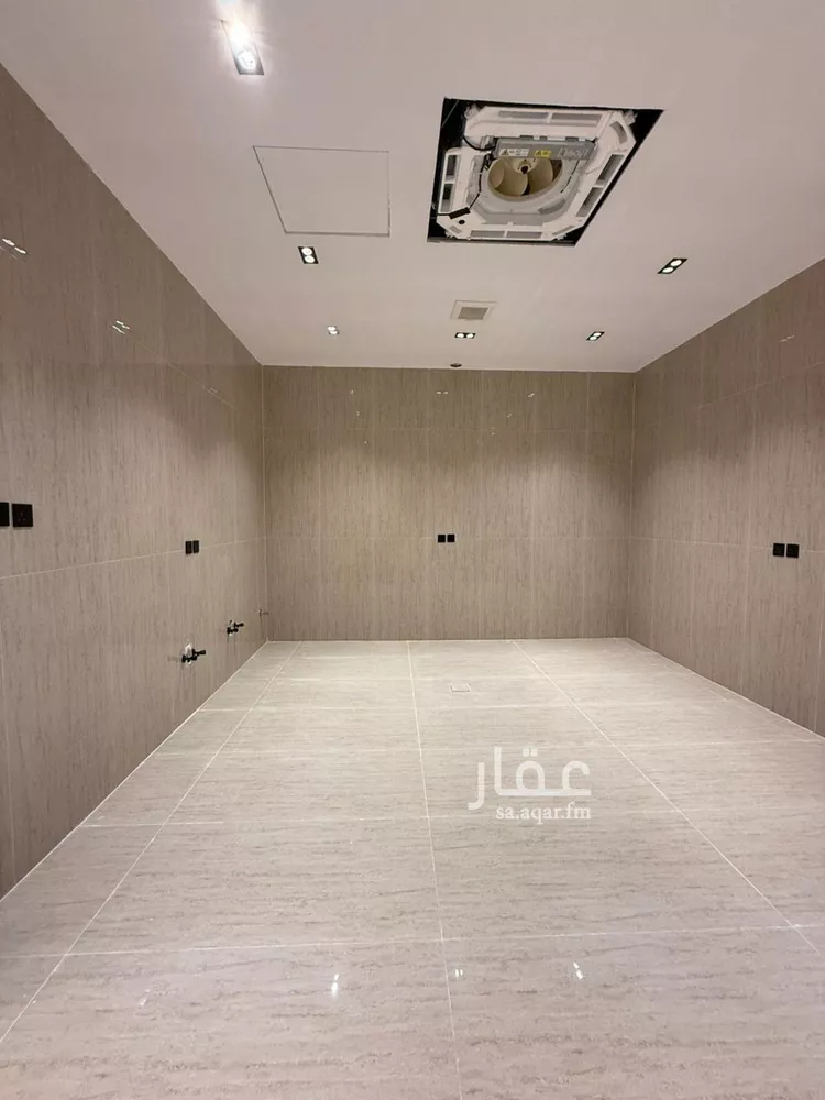 فيلا للبيع في شارع أبي الحسن الأسفرائيني, حي المهدية, مدينة الرياض, منطقة الرياض 11