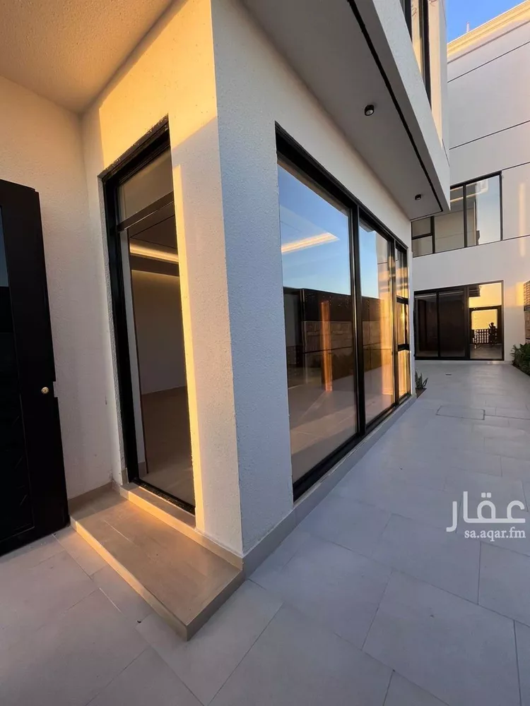 فيلا للبيع في شارع أحمد بن الحسن الأنصاري, حي المهدية, مدينة الرياض, منطقة الرياض صورة 5