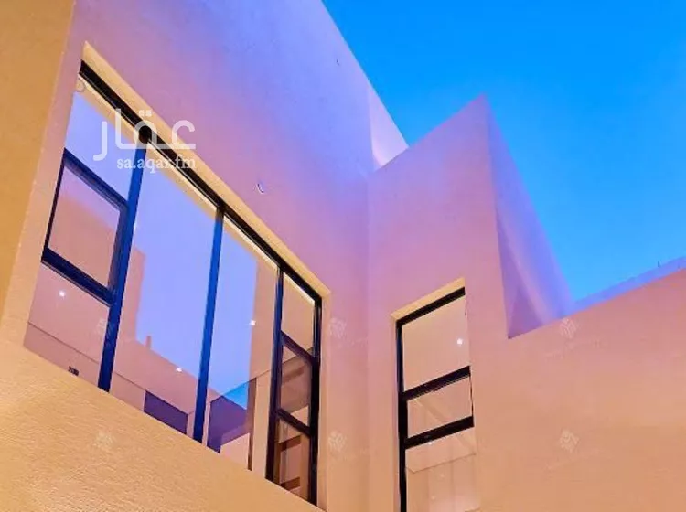 فيلا للبيع في شارع عبيدالله الثقفي, حي المهدية, مدينة الرياض, منطقة الرياض صورة 2