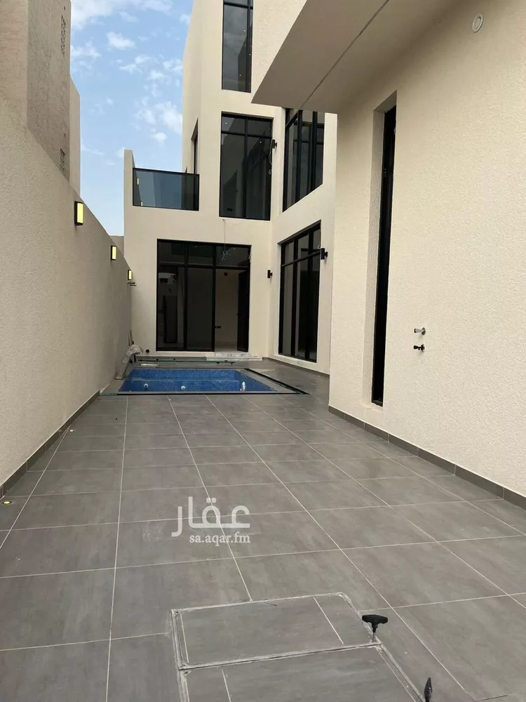 فيلا للبيع في صورة 3