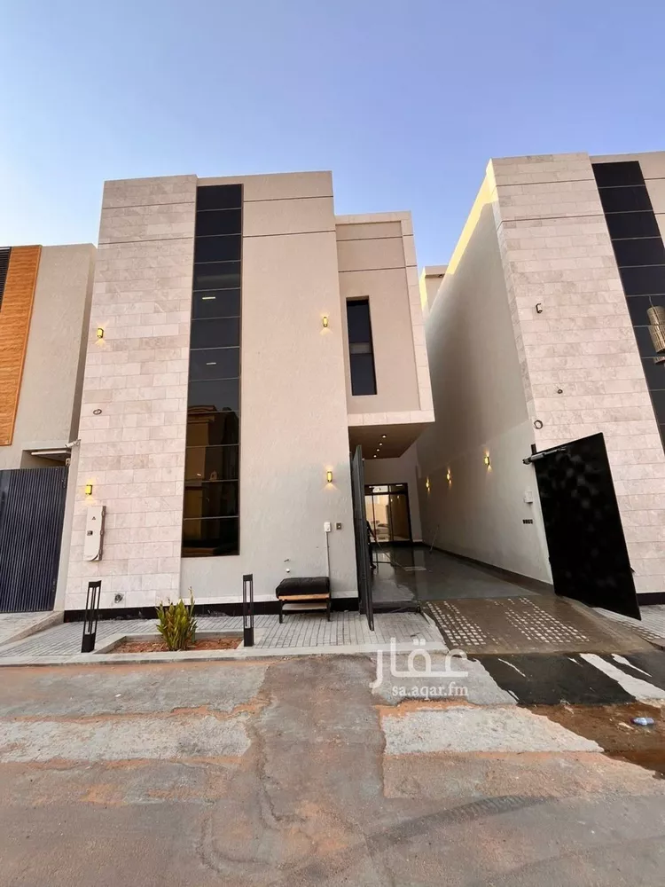 فيلا للبيع في شارع أبي العباس الصقلي, حي المهدية, مدينة الرياض, منطقة الرياض صورة 2