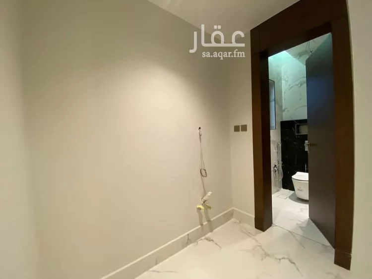 فيلا للبيع في شارع أبي الشيخ الأصبهاني, حي المهدية, مدينة الرياض, منطقة الرياض 25