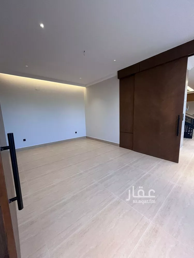 فيلا للبيع في شارع أحمد بن الحسن الأنصاري, حي المهدية, مدينة الرياض, منطقة الرياض 9