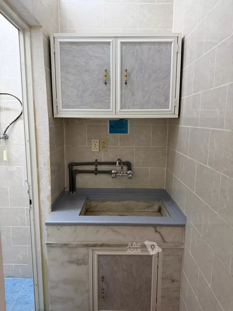 Building for Rent in Dammam Az Zuhur 3