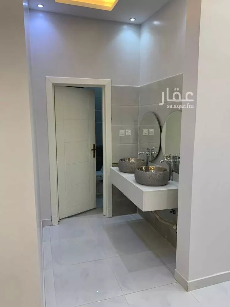 فيلا للبيع في شارع أحمد بن عبيد البصري ، حي المهدية ، الرياض ، منطقة الرياض صورة 3