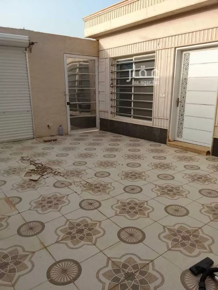 فيلا للإيجار في شارع مالك بن حارث, حي بدر, مدينة الرياض, منطقة الرياض صورة 5