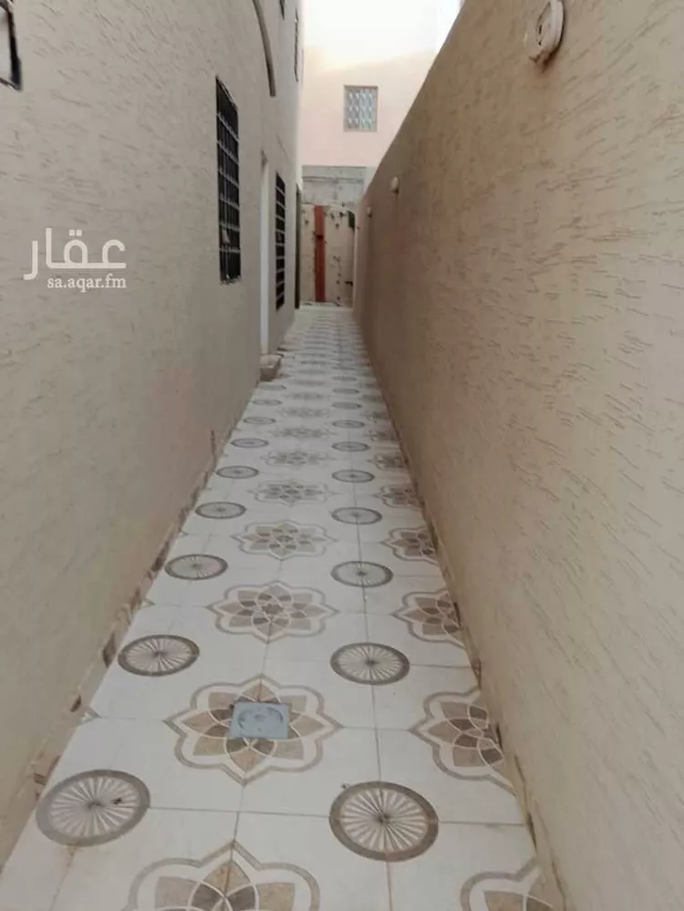 فيلا للإيجار في شارع مالك بن حارث, حي بدر, مدينة الرياض, منطقة الرياض صورة 2
