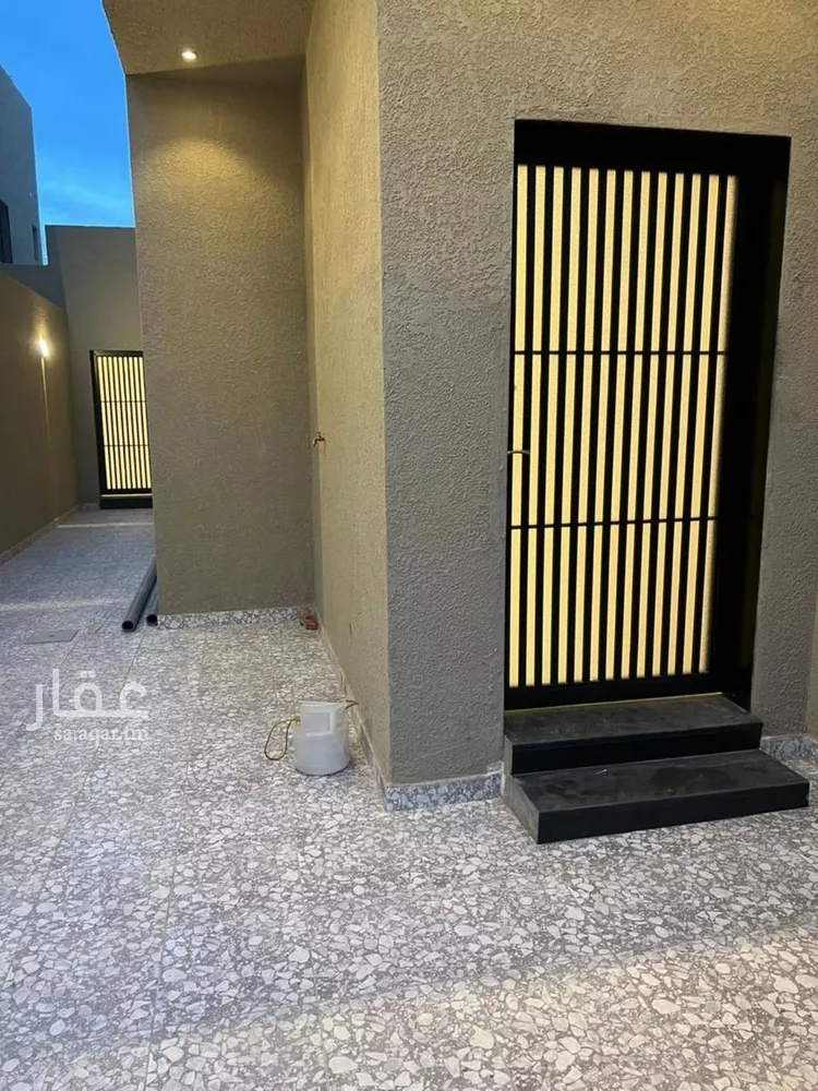 دور للبيع في شارع حرب السلمي, حي بدر, مدينة الرياض, منطقة الرياض صورة 3