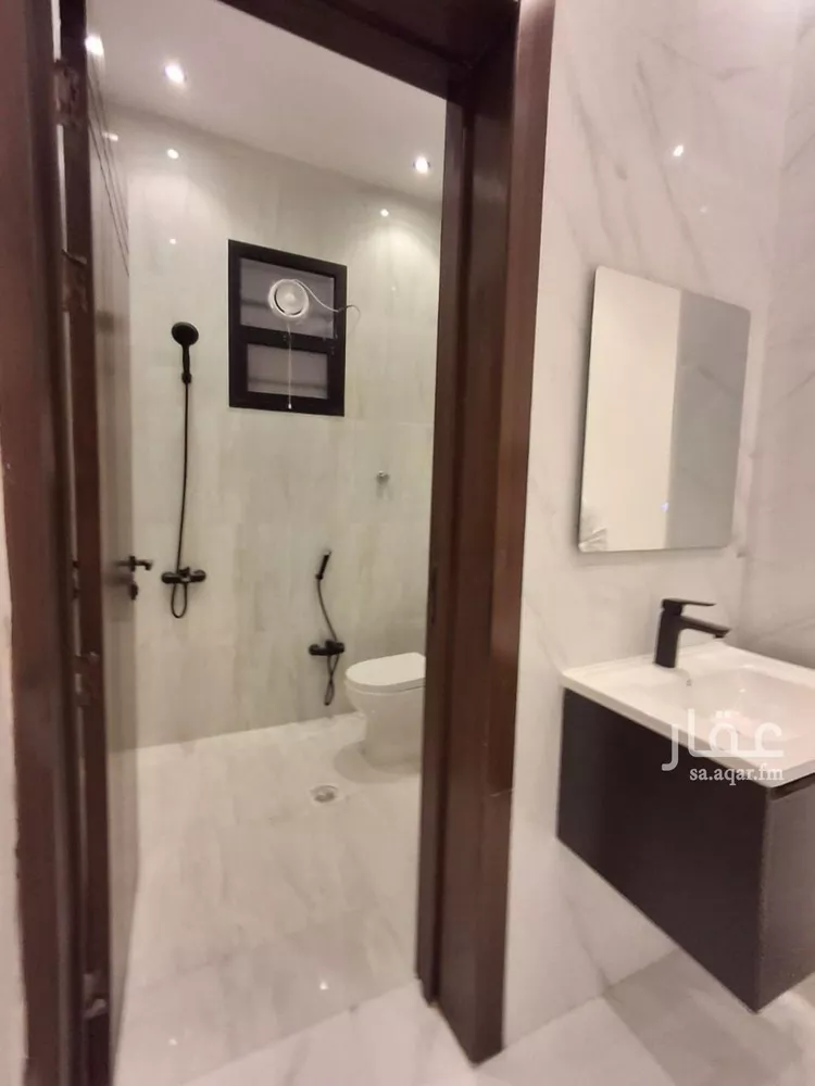 دور للبيع في شارع الامام البخاري, حي بدر, مدينة الرياض, منطقة الرياض صورة 2