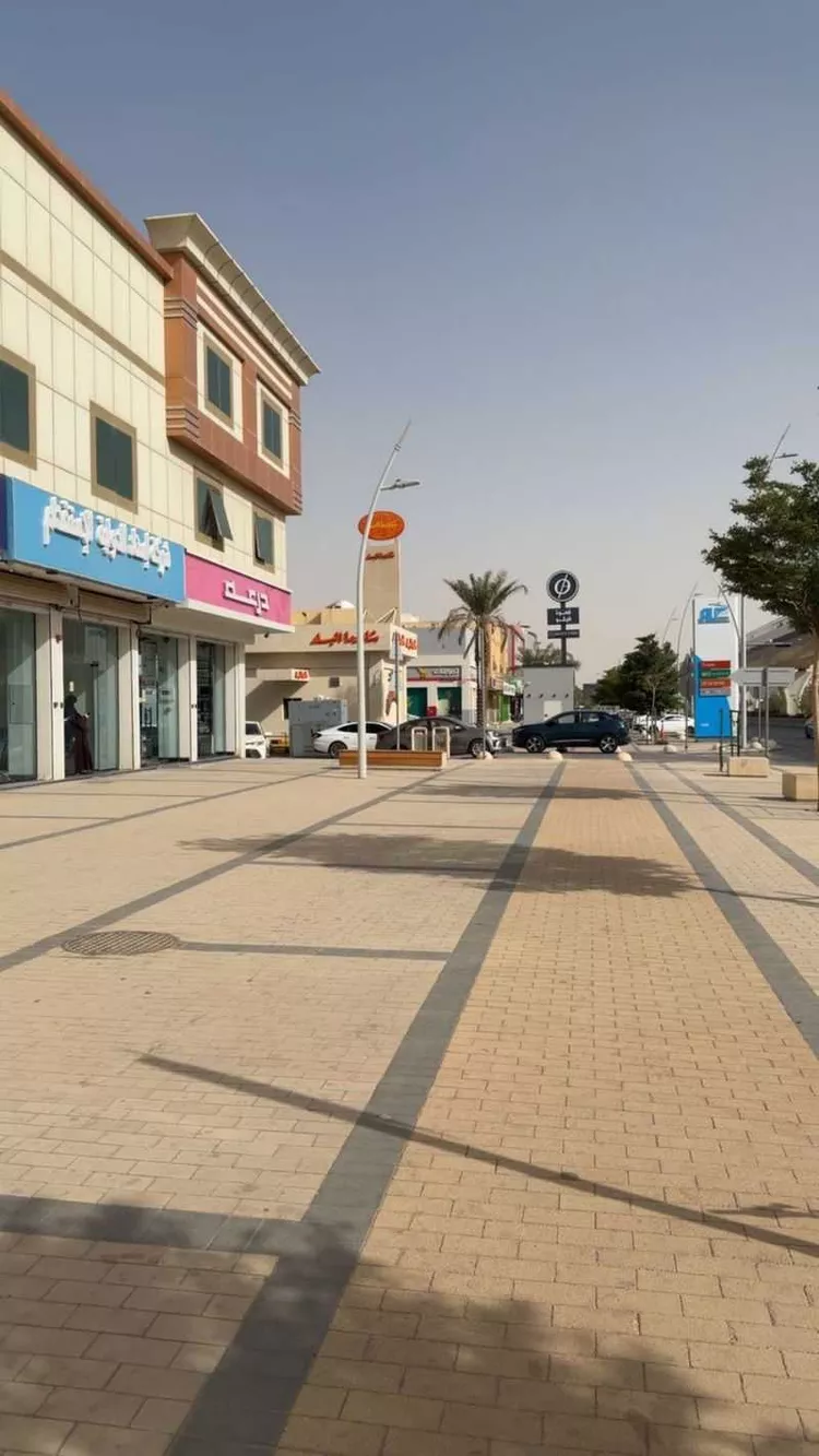محل للإيجار في شارع الشيخ حسن بن حسين بن علي, حي إشبيلية, مدينة الرياض, منطقة الرياض