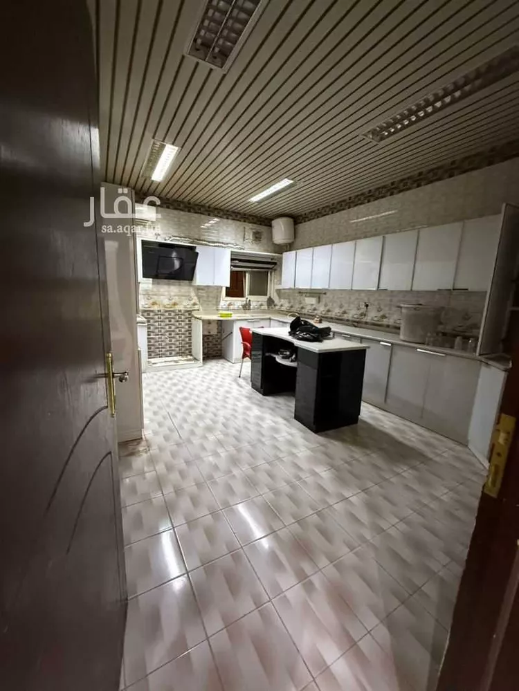 Floor for Rent in Riyadh Al Janadriyah صورة 3